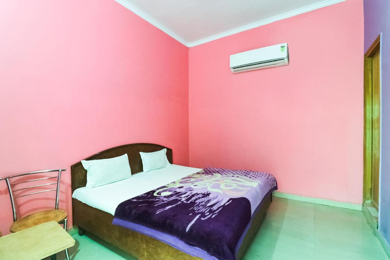 Spot On 61434 Sabri Barkat Hotel Roorkee Kültér fotó