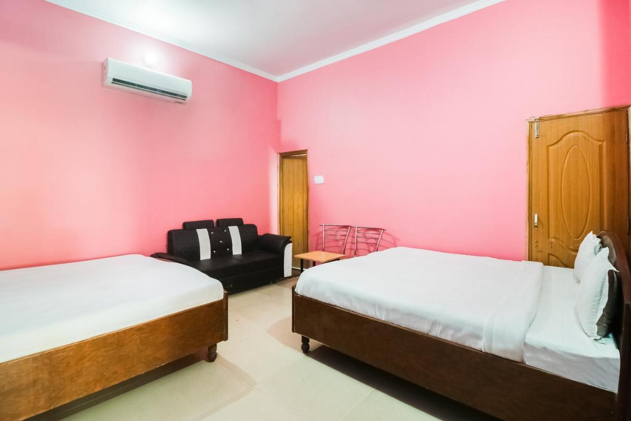 Spot On 61434 Sabri Barkat Hotel Roorkee Kültér fotó